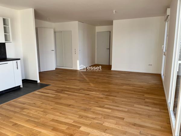 Location Appartement 3 pièces 74.05 m² - Courbevoie 92400
