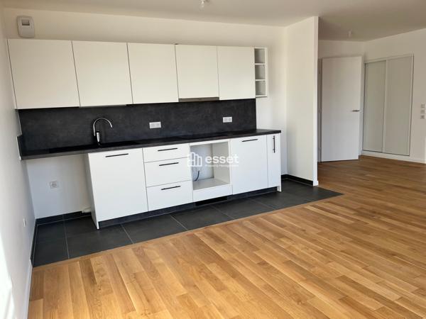 Location Appartement 3 pièces 74.05 m² - Courbevoie 92400