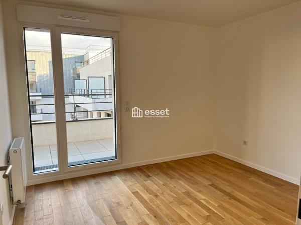 Location Appartement 3 pièces 74.05 m² - Courbevoie 92400