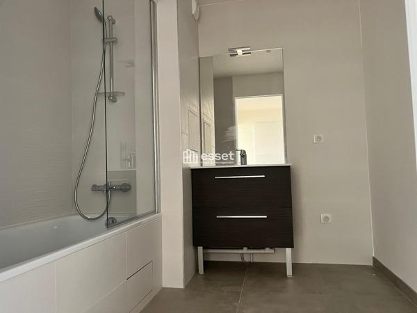 Location Appartement 3 pièces 74.05 m² - Courbevoie 92400