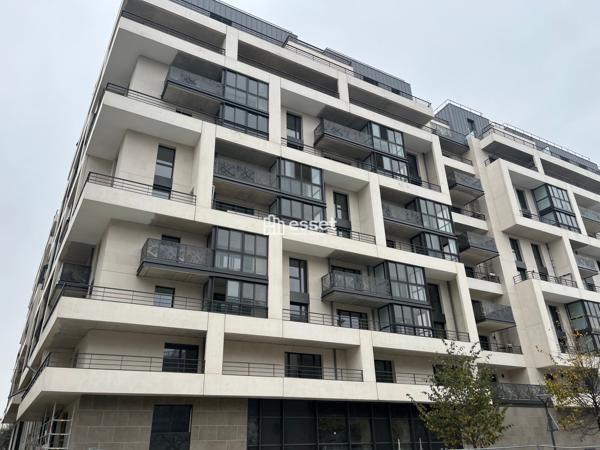 Location Appartement 3 pièces 74.05 m² - Courbevoie 92400