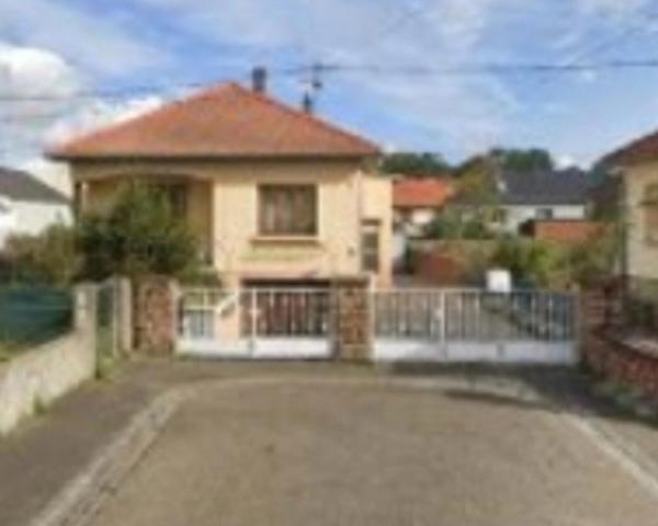 Maison 5 pièces au calme absolu dans une impasse.