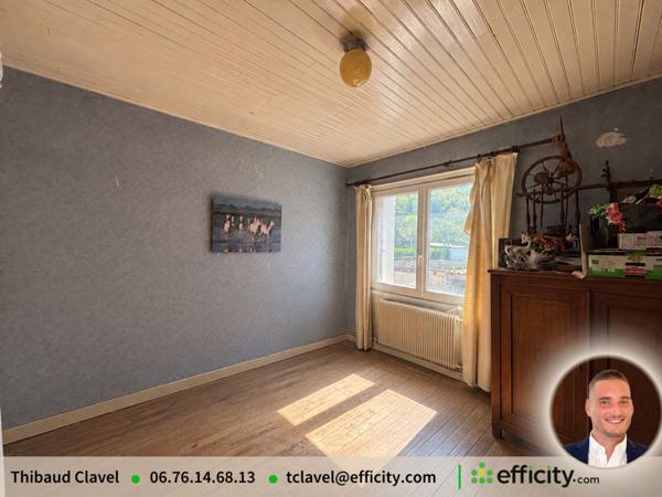 Immeuble
         8 pièces
        - 211 m² 199 900 € *