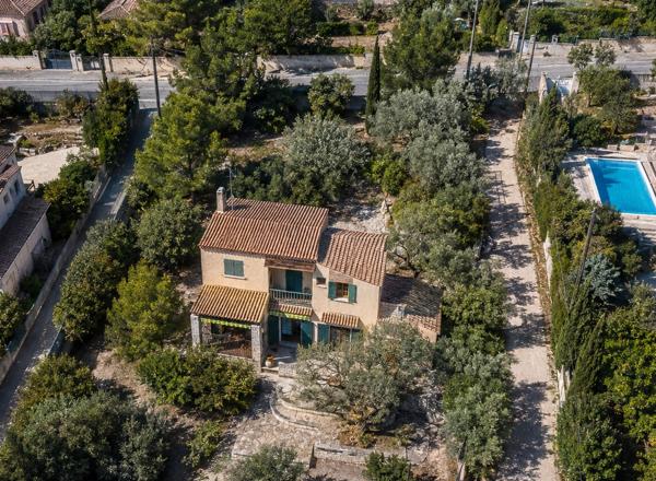 MAISON TRADITIONNELLE T5 (CONSTRUITE EN 1973) DE 138 m² SUR UN TERRAIN DE 1 003 m2 La fare les oliviers