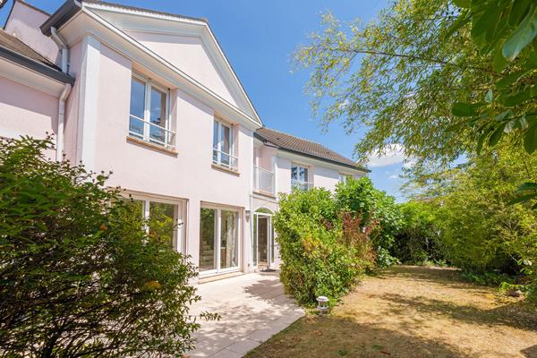 Aulnay-sous-Bois ? Le Parc , Maison 291 m² , 5 chambres, Jardin sans vis-à-vis ? Bureau indépendant Aulnay sous bois