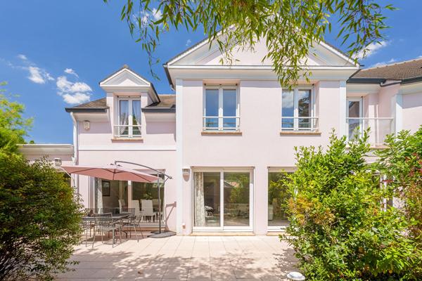 Aulnay-sous-Bois ? Le Parc , Maison 291 m² , 5 chambres, Jardin sans vis-à-vis ? Bureau indépendant Aulnay sous bois