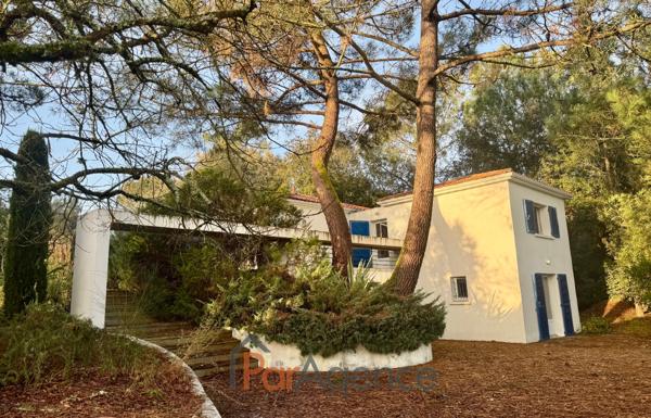 A 200 M DE LA PLAGE DU PLATIN VILLA 6 PIECES AVEC PISCINE