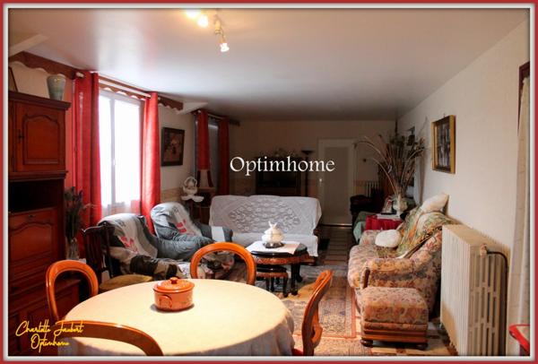 Grande maison divisée en 2 habitations