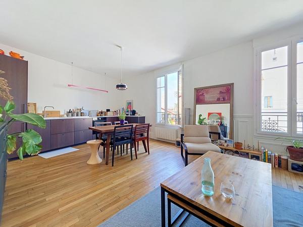 GRAND 2 PIECES ENTIEREMENT RENOVE PAR ARCHITECTE