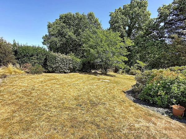 « L'Écrin Vert », une maison familiale sur plus de 2 000 m² de terrain, à 10 min de Vannes. PLESCOP