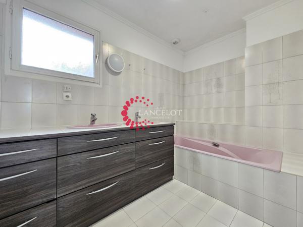 Maison familiale de 180 m² avec 5 chambres sur terrain de 1591m²