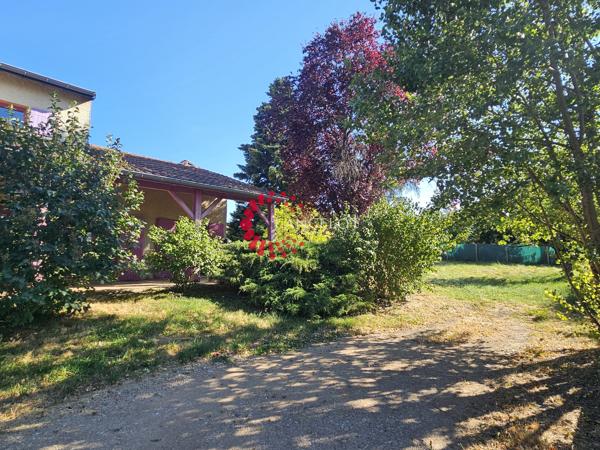 Maison familiale de 180 m² avec 5 chambres sur terrain de 1591m²