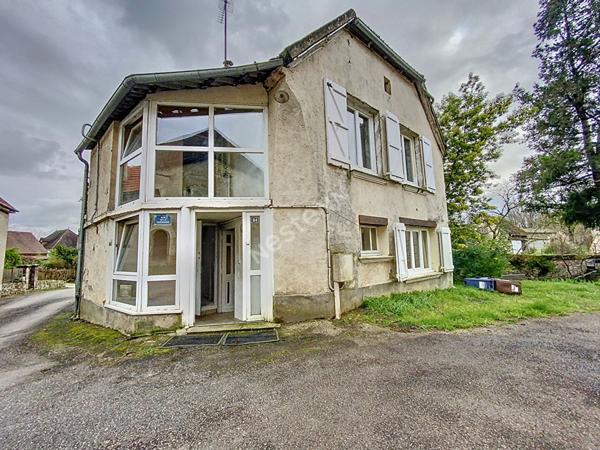 Maison petit prix à 5km de Beaulieu Sur Dordogne - 2 Chambres - 2 Véranda - Visite virtuelle disponible.