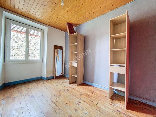 Maison petit prix à 5km de Beaulieu Sur Dordogne - 2 Chambres - 2 Véranda - Visite virtuelle disponible.
