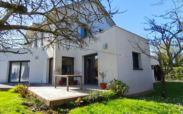 Maison à vendre    6 pièces •  Carquefou