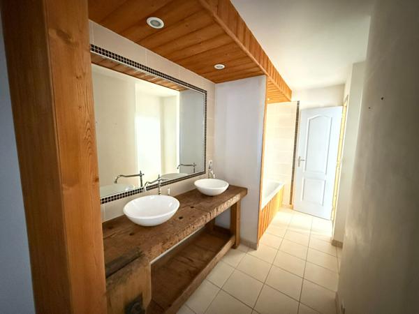 Maison familiale pleine de charme - 3 Chambres,  
Fontaine guerin 49250