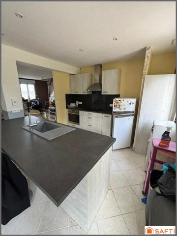 Beau pavillon de 130m2 hab. sur 2288m2 de terrain clos. A 1h30 de Paris, sotie A6 et gare a 15min.