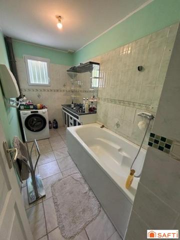 Beau pavillon de 130m2 hab. sur 2288m2 de terrain clos. A 1h30 de Paris, sotie A6 et gare a 15min.