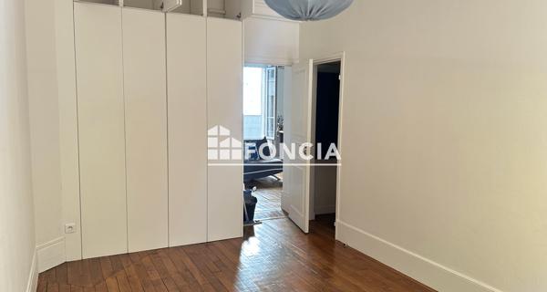 Location Appartement 2 pièces 49.87 m² - Paris 75018
