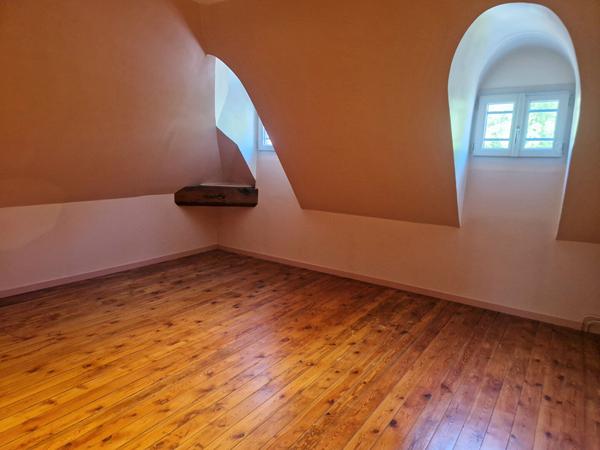 Maison de caractère restaurée avec jardin et garage Foix