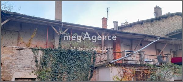 Immeuble à BOURG-EN-BRESSE, 01000 - 325m²