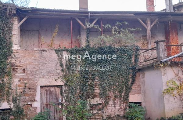 Immeuble à BOURG-EN-BRESSE, 01000 - 325m²