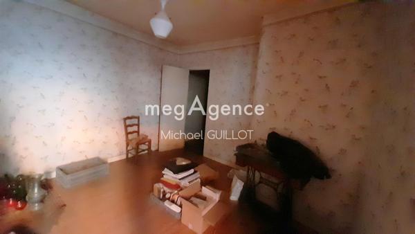 Immeuble à BOURG-EN-BRESSE, 01000 - 325m²