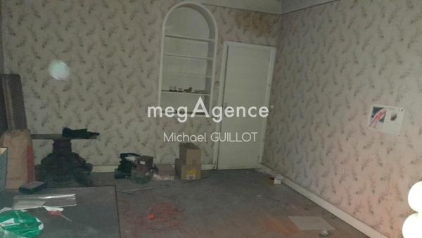 Immeuble à BOURG-EN-BRESSE, 01000 - 325m²