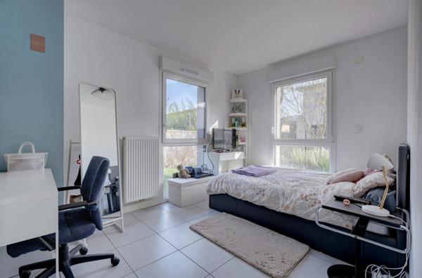 Appartement en rez de jardin, 4 chambres, terrain de 180m2 et grande terrasse à FRANCHEVILLE (69)