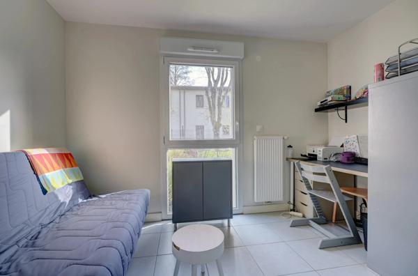 Appartement en rez de jardin, 4 chambres, terrain de 180m2 et grande terrasse à FRANCHEVILLE (69)