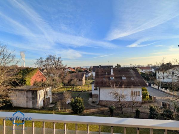 Appartement à vendre 4 pièces SAINT LOUIS (68) Appartement traversant de 94 m2 avec cave et balcon