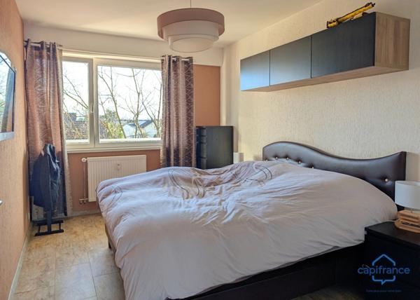 Appartement à vendre 4 pièces SAINT LOUIS (68) Appartement traversant de 94 m2 avec cave et balcon