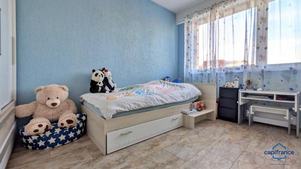 Appartement à vendre 4 pièces SAINT LOUIS (68) Appartement traversant de 94 m2 avec cave et balcon