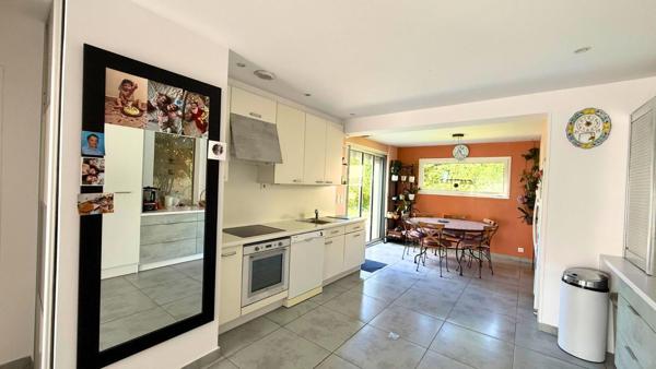 Superbe Villa  4 faces, 150 M² avec piscine et sans vis à vis