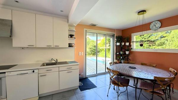 Superbe Villa  4 faces, 150 M² avec piscine et sans vis à vis