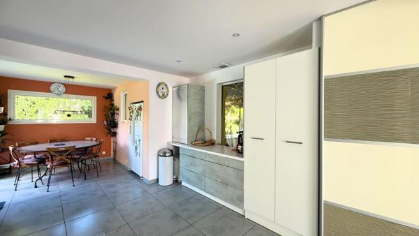 Superbe Villa  4 faces, 150 M² avec piscine et sans vis à vis