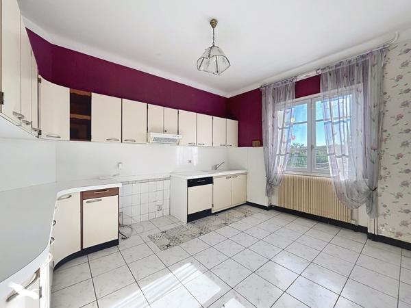 Maison à vendre 160 000 € Saint-Astier 6 p 156 m² DPE D