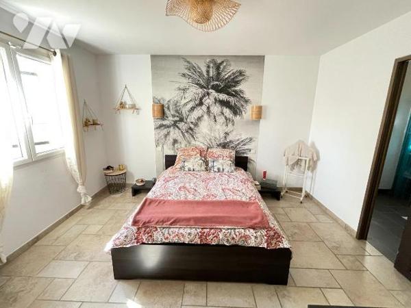 A vendre - Volx (04) - Alpes de Haute Provence: Superbe villa lumineuse d'env 160 m² offrant de...