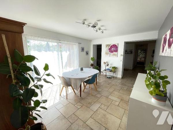 A vendre - Volx (04) - Alpes de Haute Provence: Superbe villa lumineuse d'env 160 m² offrant de...