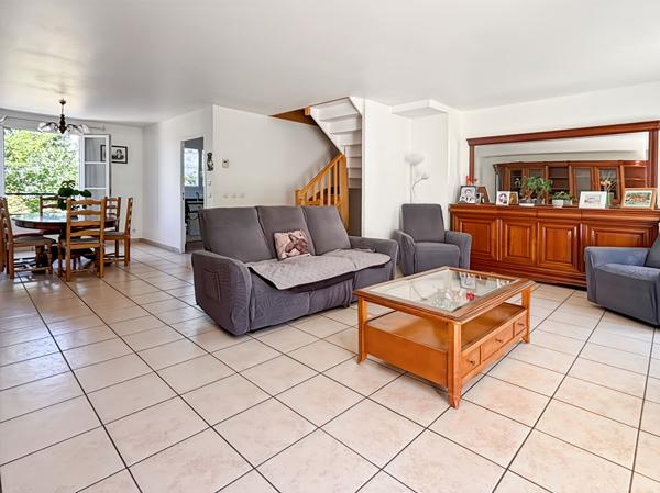 Maison avec double garage à Igny