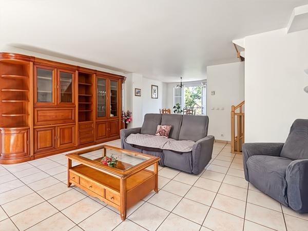 Maison avec double garage à Igny