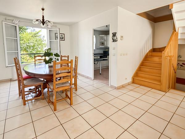 Maison avec double garage à Igny