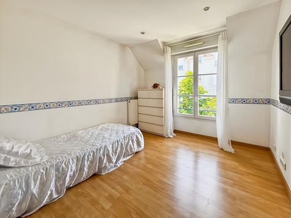 Maison avec double garage à Igny