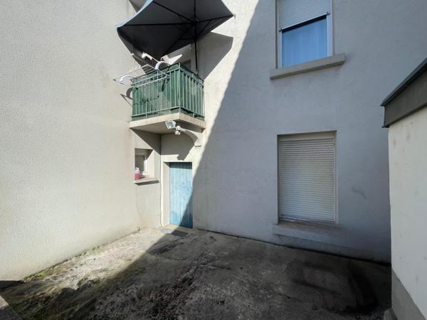 Plateau au RDC avec terrasse - 3 parking, à réaménager – 77 m² – Rombas (57120)