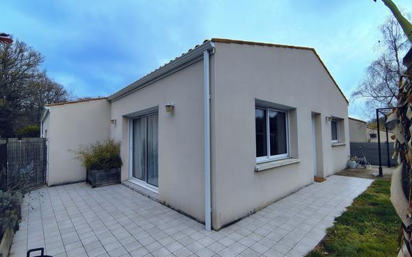 Maison à vendre    4 pièces •  Médis