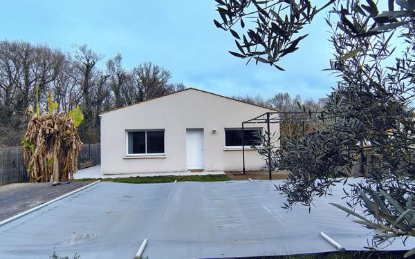 Maison à vendre    4 pièces •  Médis