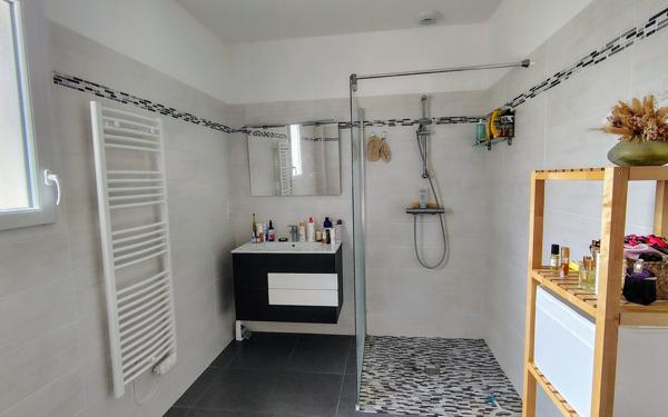 Maison à vendre    4 pièces •  Médis