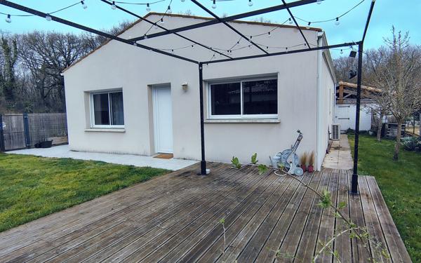 Maison à vendre    4 pièces •  Médis