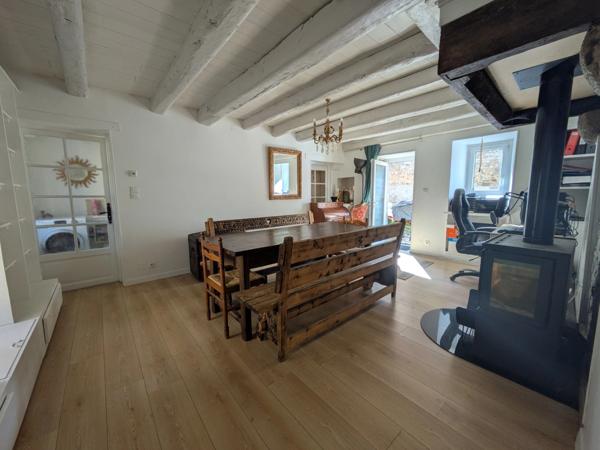 MAISON EN PIERRE AVEC FORT POTENTIEL - 173m² - 3CHAMBRES + 2 MEZZANINES