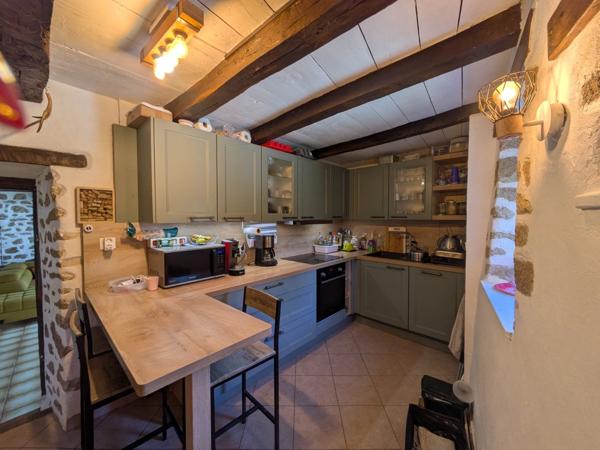 MAISON EN PIERRE AVEC FORT POTENTIEL - 173m² - 3CHAMBRES + 2 MEZZANINES